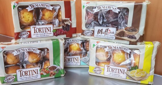 A SPECAIL OFFER - BENIAMINO MUFFINS - 4 PACKS + 1 FREE PACK OF AYRIS 6*1.5LTR